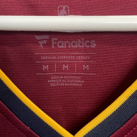 Lebron James replica jersey / size medium - Picture 3 of 4